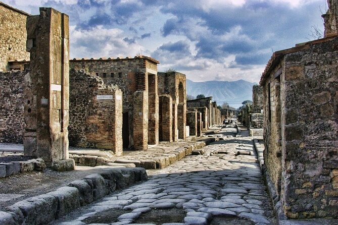 Naples Sightseeing and Pompeii Ruins Full-Day Tour - Exploring Naples
