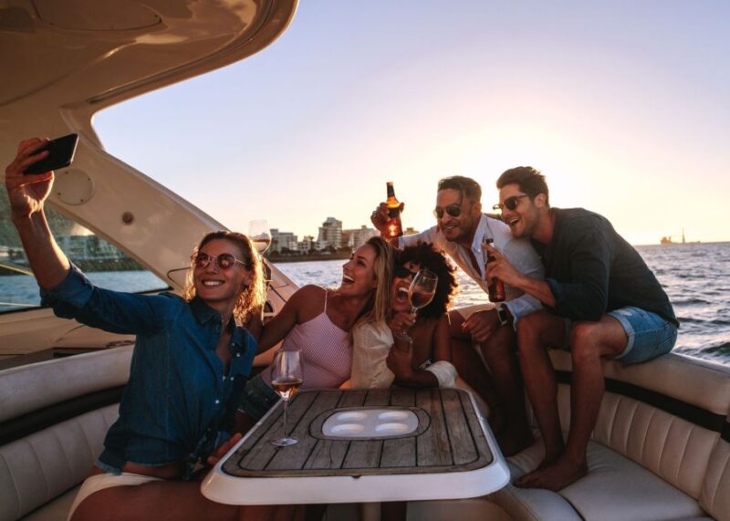 Naples: Sunset Cruise Naples Bay - Key Points