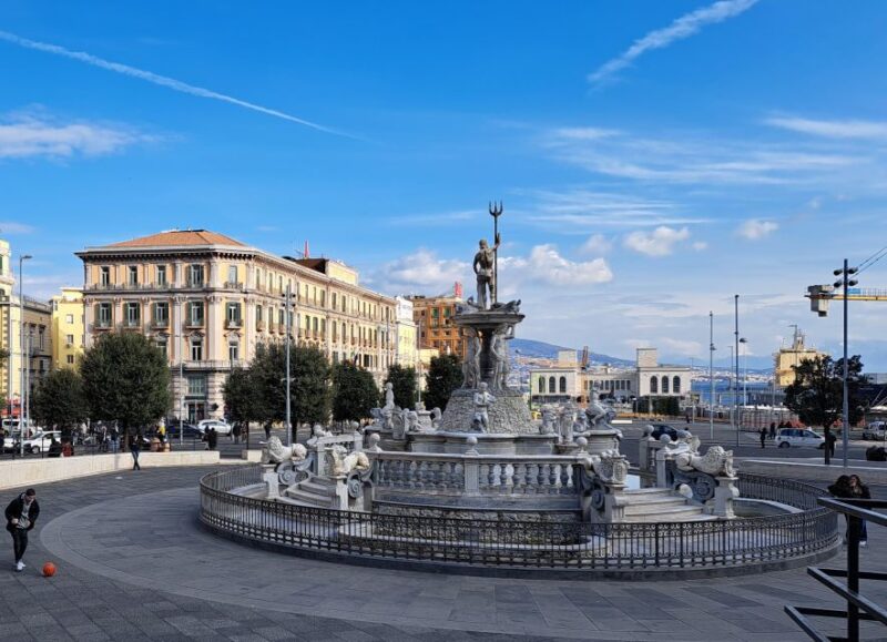 Naples Tour: Monuments, Street Art and Food Experience - Itinerary Highlights