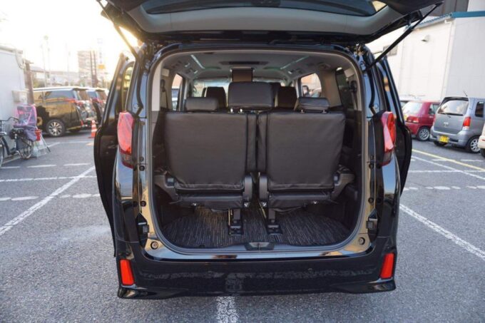 Narita Airport To/From Tokyo 23 Wards Private Transfer - Oversized Luggage