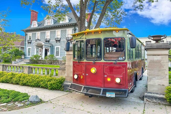 Narrated Scenic Trolley Tour in Minneapolis, Minnesota - Informative and Educational Tour