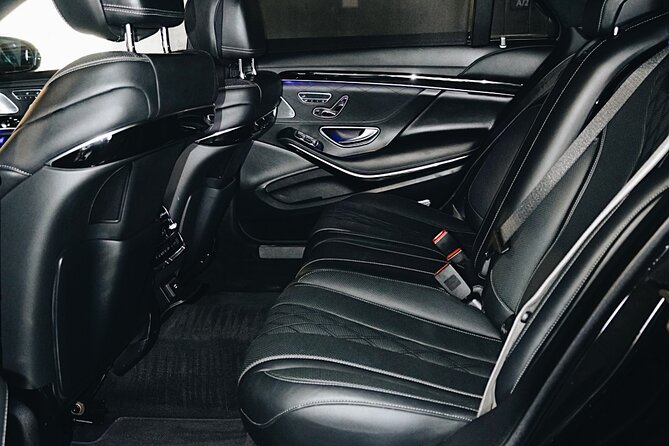 Nashville Arrival Chauffeur Driven Transport by Executive Sedan - Vehicle and Features