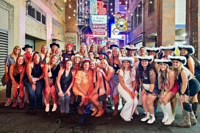 Nashville: Bar and Club Crawl With VIP Entry - Minimum Participants Requirement