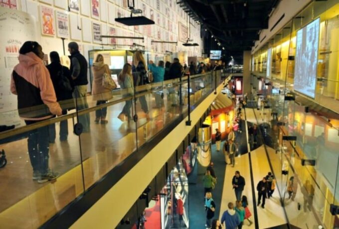 Nashville: Country Music Hall of Fame and Museum - Visitor Amenities and Accessibility
