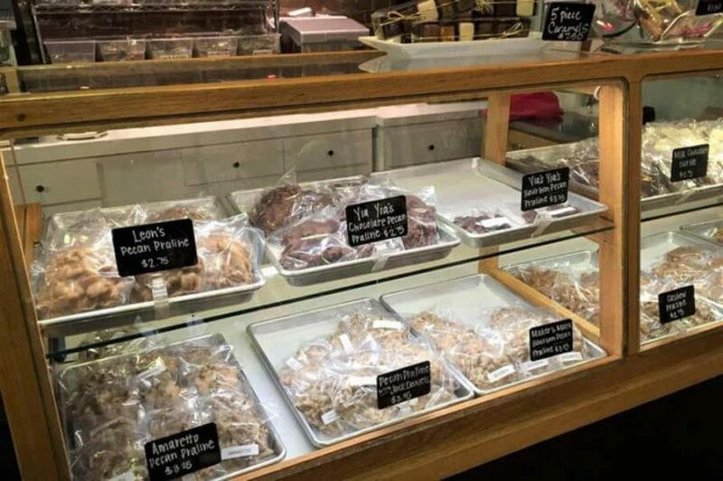 Nashville: Downtown Food, Drink and Sightseeing Walking Tour - Key Points
