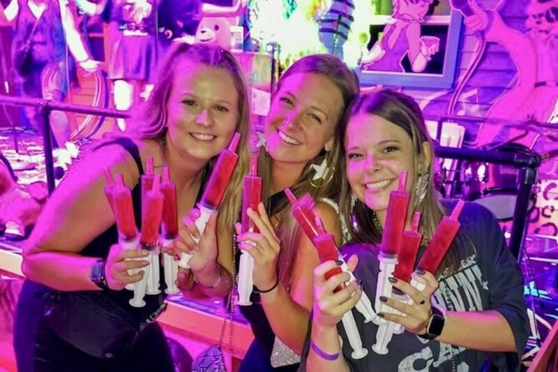 Nashville: Exclusive Entry and Special Offers VIP Bar Crawl - Key Points