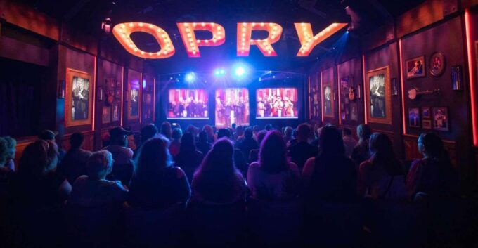 Nashville: Grand Ole Opry Backstage Tour - Group Sizes and Scheduling