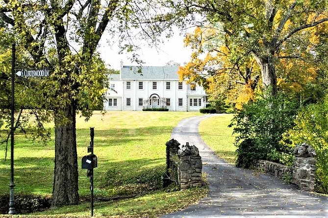 Nashville Homes of the Stars Narrated Bus Tour With 30+ Celebrity Homes - Meeting and Pickup