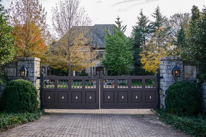 Nashville Homes of the Stars Narrated Bus Tour With 30+ Celebrity Homes - Smaller Group Size