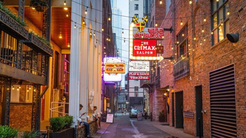 Nashville Lost Spirits: Murder True Crime Haunted Pub Crawl - Meeting Point and Accessibility