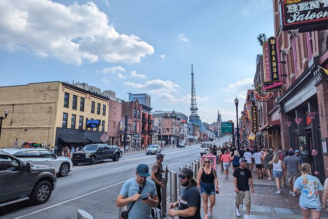 Nashville Scavenger Hunt Walking Tour and Game - Accessibility and Participation