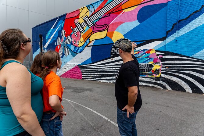 Nashville Unveiled History Highlights and Hacks Walking Tour - Exploring Nashvilles Bustling Streets