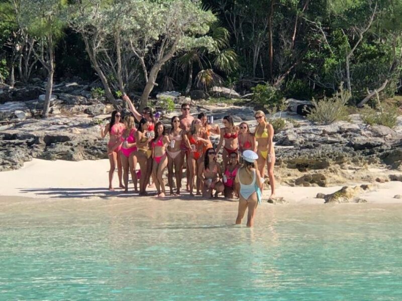 Nassau: 3 Islands Tour, Snorkel, Pig Beach, Turtles & Lunch - Swimming With Pigs