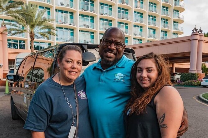 Nassau Airport Round-trip Shared Transfers - Bahamian Soda and Gratuities