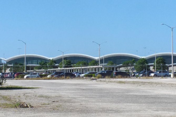 Nassau Airport to Palm Cay - Transportation in Style - About Your Stay