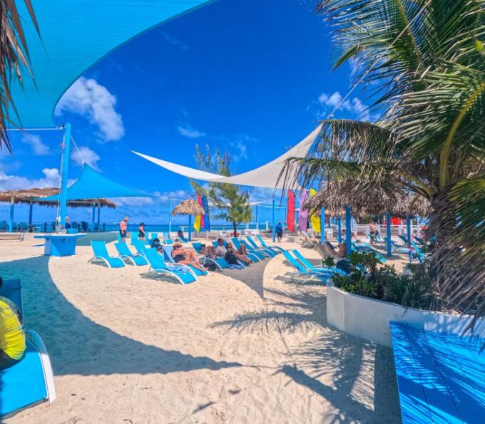 Nassau: Beach Day at Suncay Incl. Lunch - Boat Tour - Transportation and Accessibility