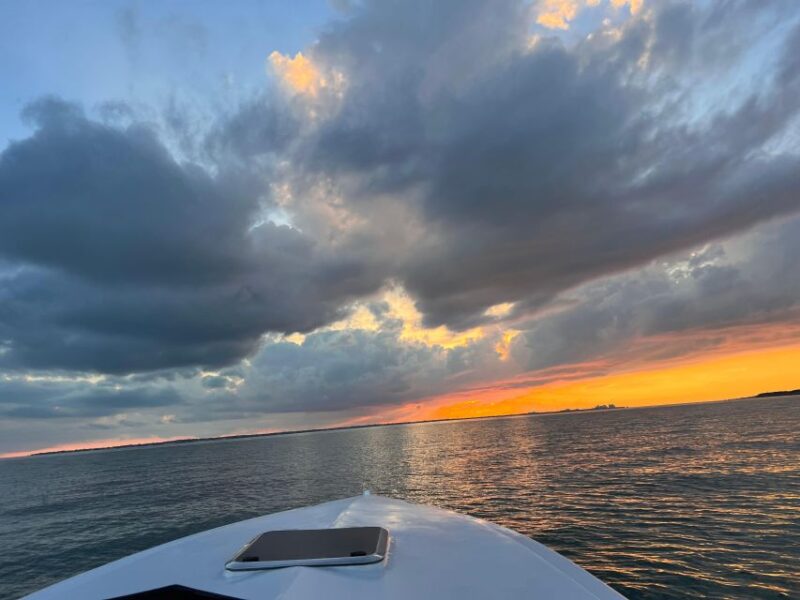Nassau: Happy Hour Sunset Booze Cruise - Included Amenities