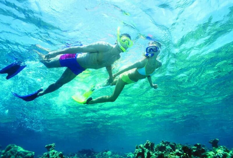 Nassau: Island Hopping Boat Trip with Lunch & Drinks - The Sum Up