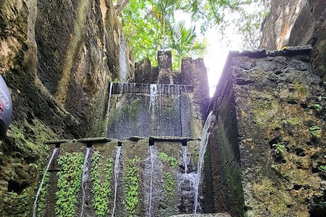 Nassau Narrated Jeep Tour With Full Bahamian Lunch and Drink - Cultural and Historical Sights