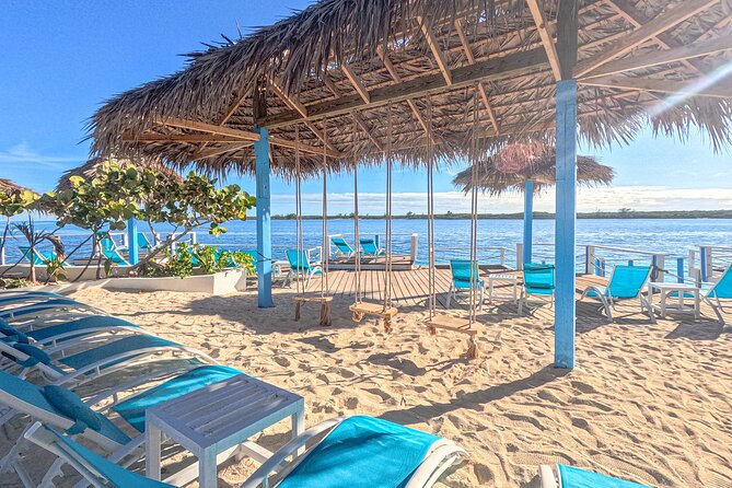 Nassau: Private Oceanview Villa at SunCay Butler and Snorkeling - Savoring the Bahamian Cuisine