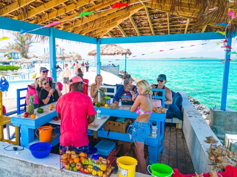 Nassau: SNUBA Diving Island Cruise With Bahamian Lunch - Key Points