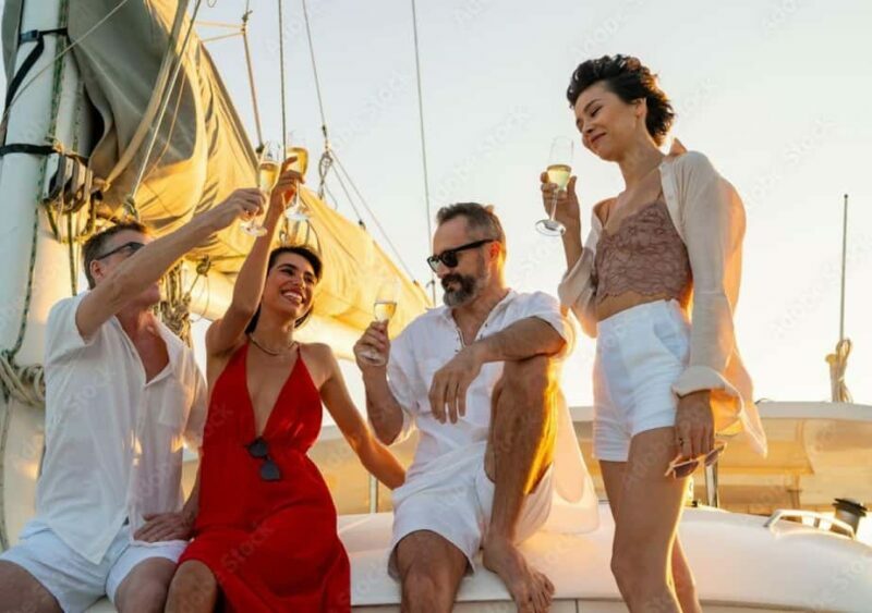 Nassau: Sunset Dinner Cruise - Key Points