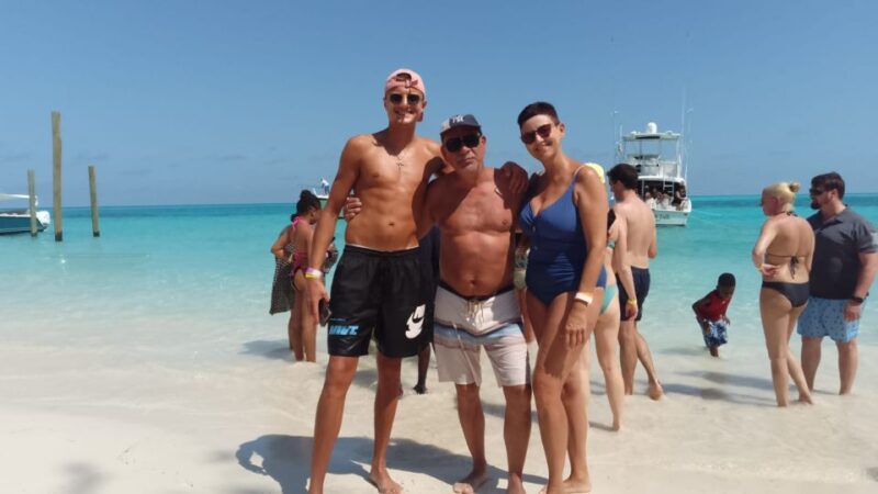Nassau: Swimming With Pigs, Snorkeling, and Sightseeing Tour - Key Points