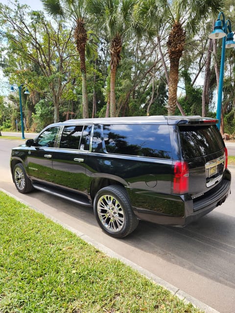 Nassau:Transfer From Airport Luxury Escalade Private One Way - Amenities and Features
