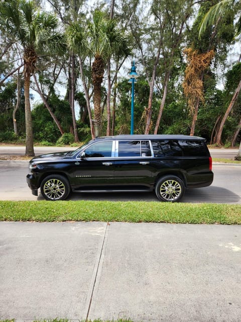 Nassau:Transfer From Airport Luxury Escalade Private One Way - Cancellation Policy