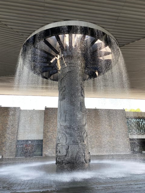 National Museum of Anthropology: a Journey Into Mexicos Past-English Lang. - Exploring Cultural Cosmovision