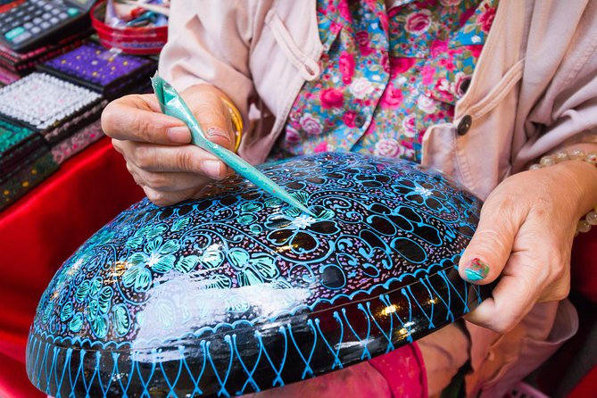 Native Handicrafts Heritage Shopping Tour - Authentic Local Dining
