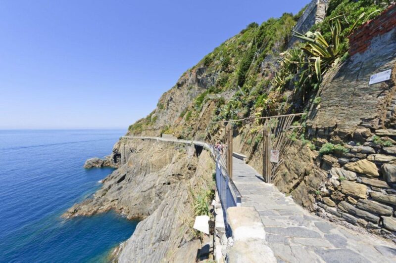 Nature and Heritage of Cinque Terre Family Walking Tour - Meeting and Starting Times