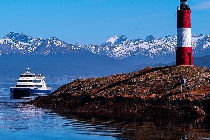 Navigation Beagle Channel Isla De Lobos - Scenic Cruising and Wildlife