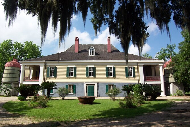 N'Awlins Luxury: Destrehan Plantation Tour With Transportation - Traveler Requirements and Accessibility