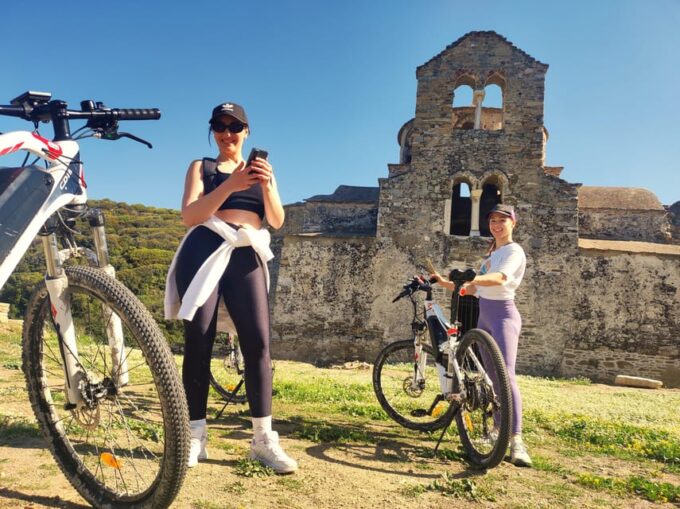 Naxos: E-Mountain Biking and Hiking Adventure - Group Size and Languages