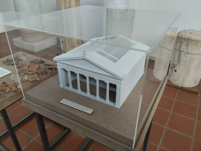 Naxos: Highlights Bus Tour With Free Time for Lunch and Swim - Apollonas and Kouros Statue