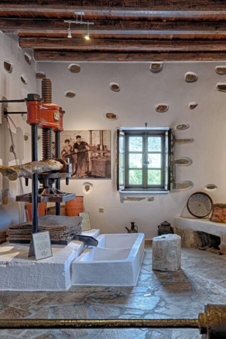 Naxos: Must-See Sites in Half a Day - Hotel Pickup and Dropoff