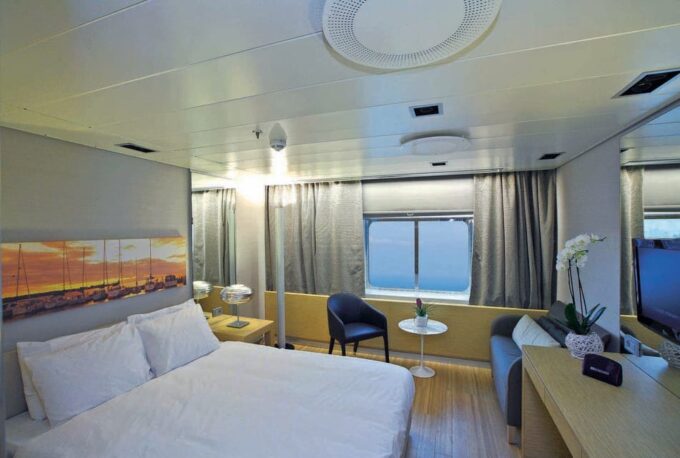 Naxos - Santorini: One-Way Ferry Between Naxos - Santorini - Inclusions and Exclusions