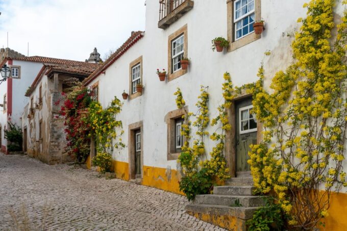 Nazaré and Óbidos Private Tour - Exploring Historic Óbidos