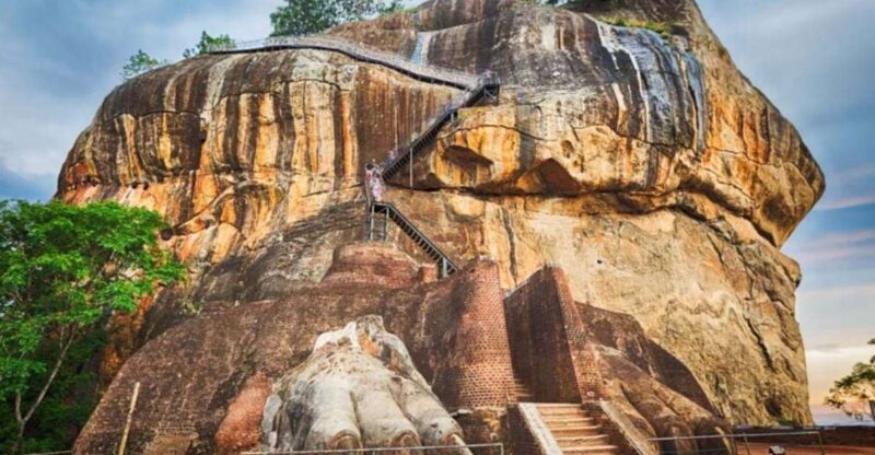 Negombo To Sigiriya ( Lions Rock) Drop - Transportation Details
