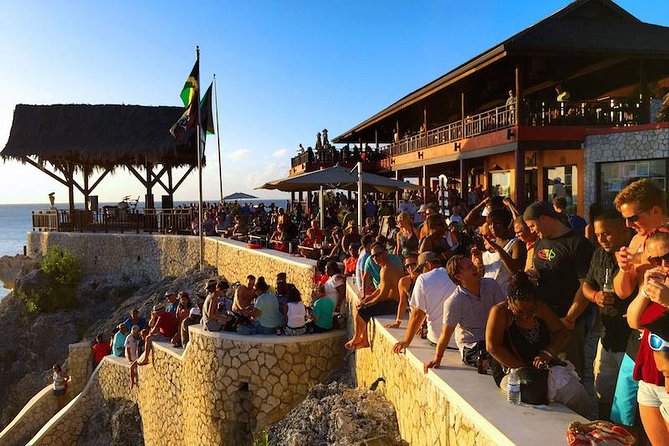Negril 7 Miles Beach, Ricks Cafe and Shopping - Experiencing Cliff Jumping at Ricks Cafe