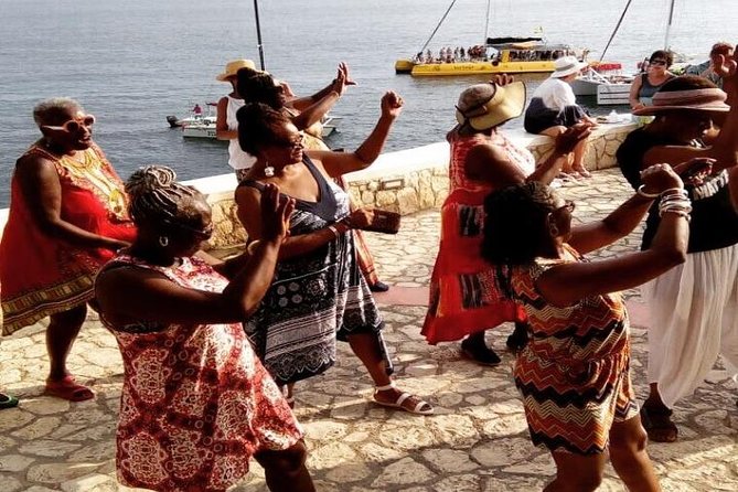 Negril Beach Experience & Ricks Cafe From Negril - Experiencing Ricks Cafe