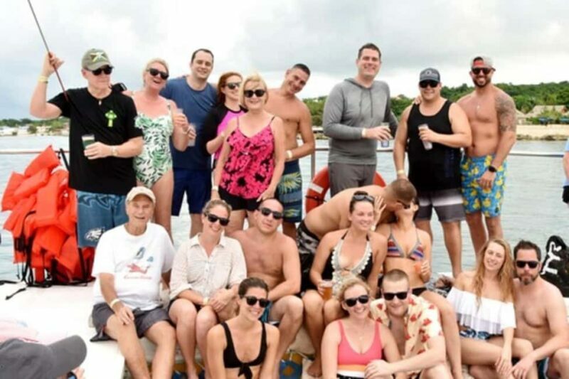 Negril Catamaran: Adults Sunset Party with Drinks & DJ - Rick’s Cafe and Cliff Diving Spectacle