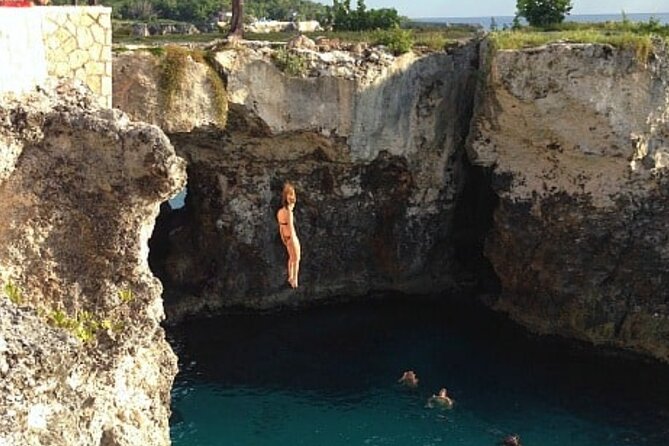 Negril Guided Day Tour:7 Mile Beach and Sunset at Ricks Cafe - Traveler Testimonials