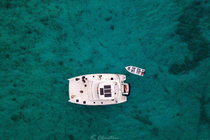 Negril Private Yacht Cruise With Finger Foods and Cocktails Included - Refreshing Beverages and Finger Foods