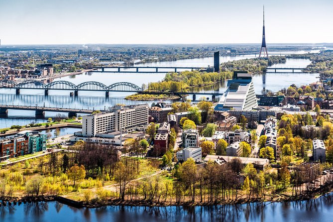 Neigbourhoods of Riga: Honest Tour Through Most Beautiful and Most Unusual Areas - Experiencing Local Cuisine