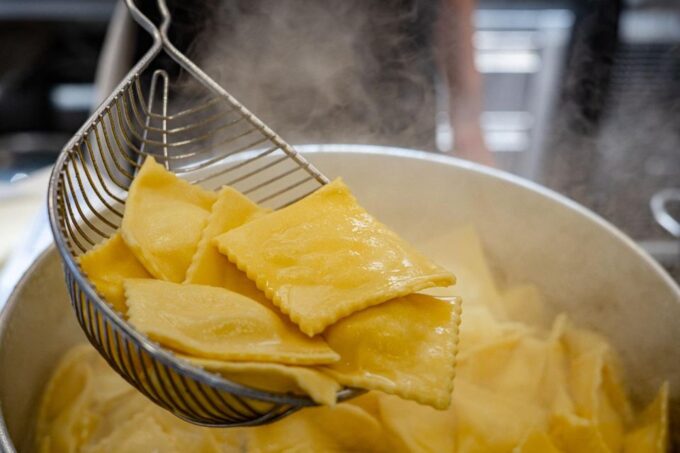 Neighborhood Shopping & Homemade Pasta ! - Local Produce Browsing