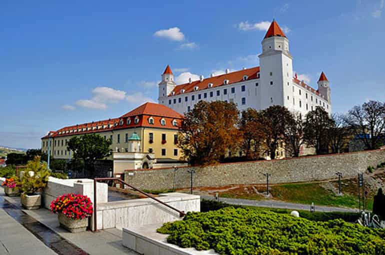 Neighboring in Bratislava: Full-Day Tour From Budapest - Itinerary Highlights