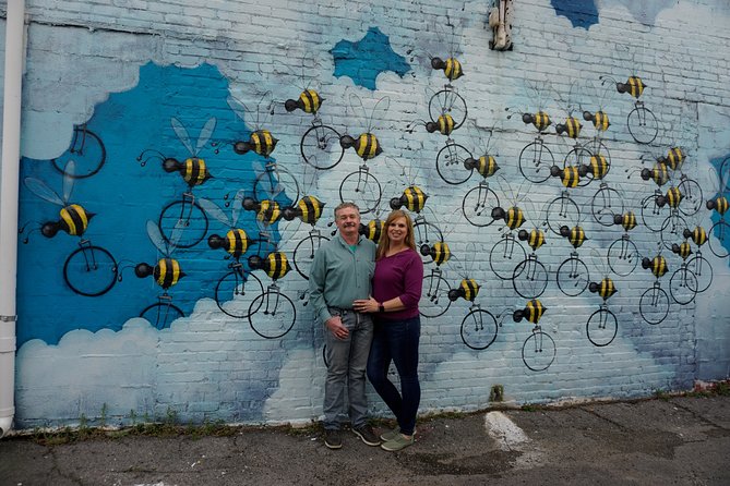 Neon District Contemporary Art Walking Tour - Local Artistic Community