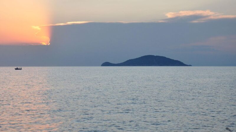 Neos Marmaras: Sunset Coves and Islands Sailboat Tour - Important Information